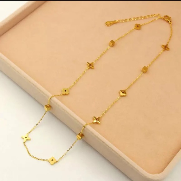 Jewelry - 18KGP Gold Flower Choker Necklace Titanium Steel